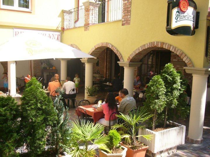 Penzion Da Giacomo Trencin Bagian luar foto