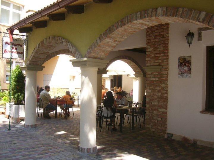 Penzion Da Giacomo Trencin Bagian luar foto