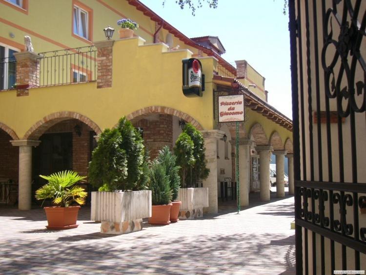 Penzion Da Giacomo Trencin Bagian luar foto